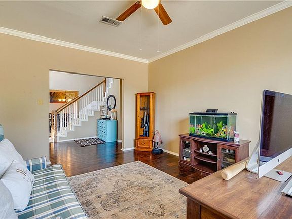 4th image of 2219 Wren Ct