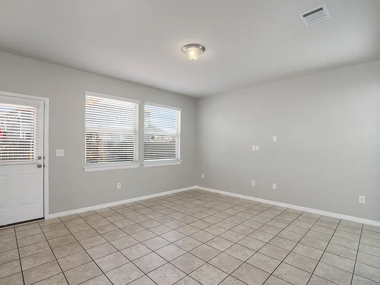 156 Triumph Rd — Photo 21