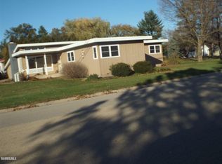 820 Logan, Lena, IL 61048