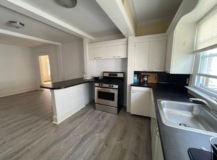 16 Mann Ave APT 1B, Newport, RI 02840