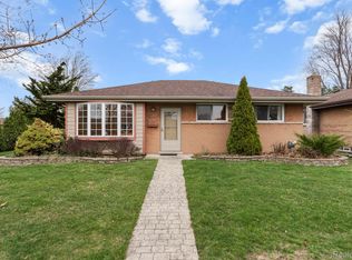 15453 Grovedale St, Roseville, MI