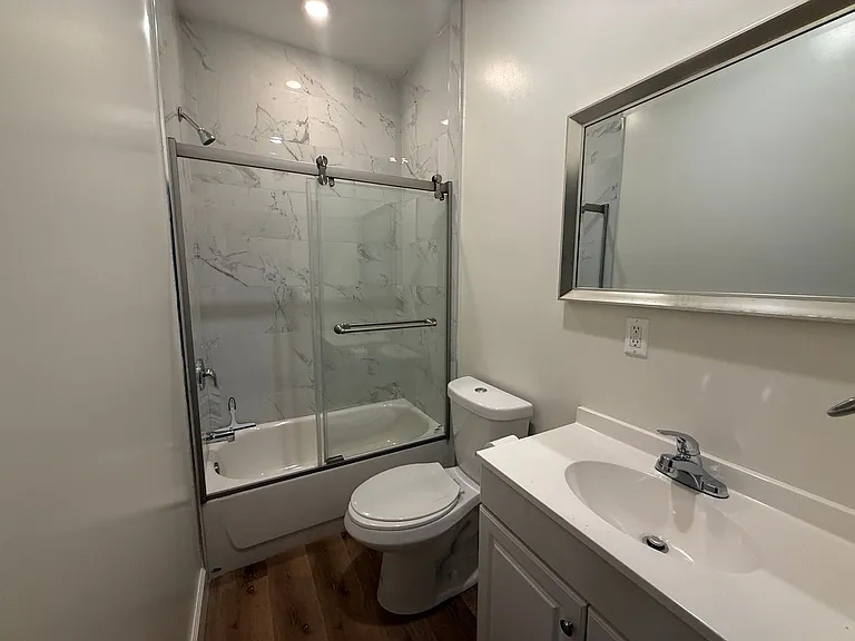 14550 Burbank Blvd #102 — Photo 12
