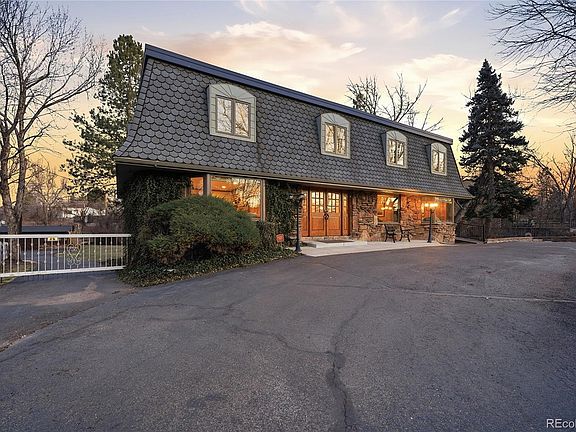 3rd image of 730 Crescent Lane