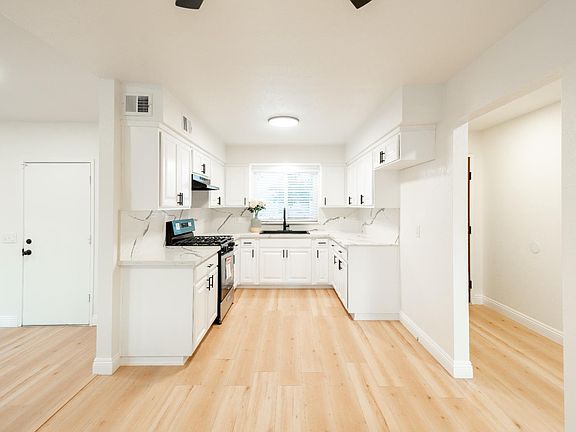 5th image of 2612 Renn Ave