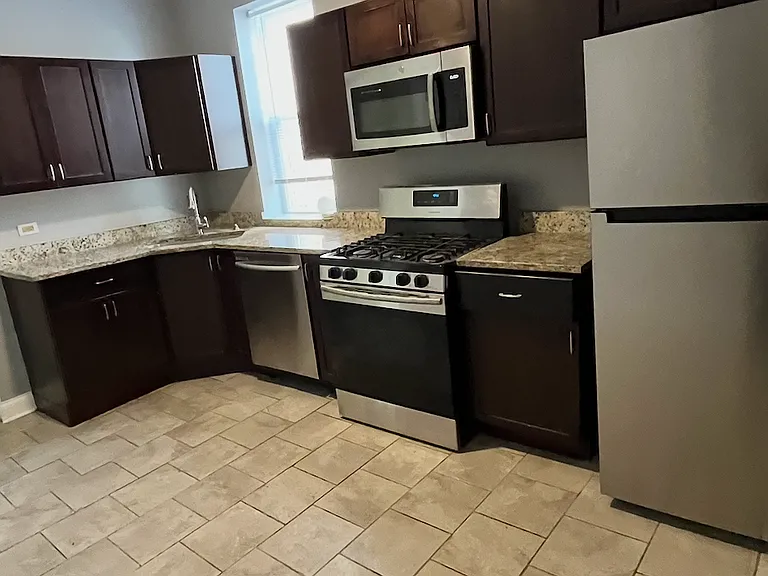 1541 S Central Park Ave #2 — Photo 9