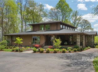 850 Laurel Ridge Dr, Waynesville, NC 28786