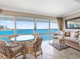 400 Wilma Cir, Riviera Beach, FL