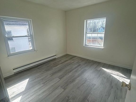 5th image of 15 Rice St APT 3