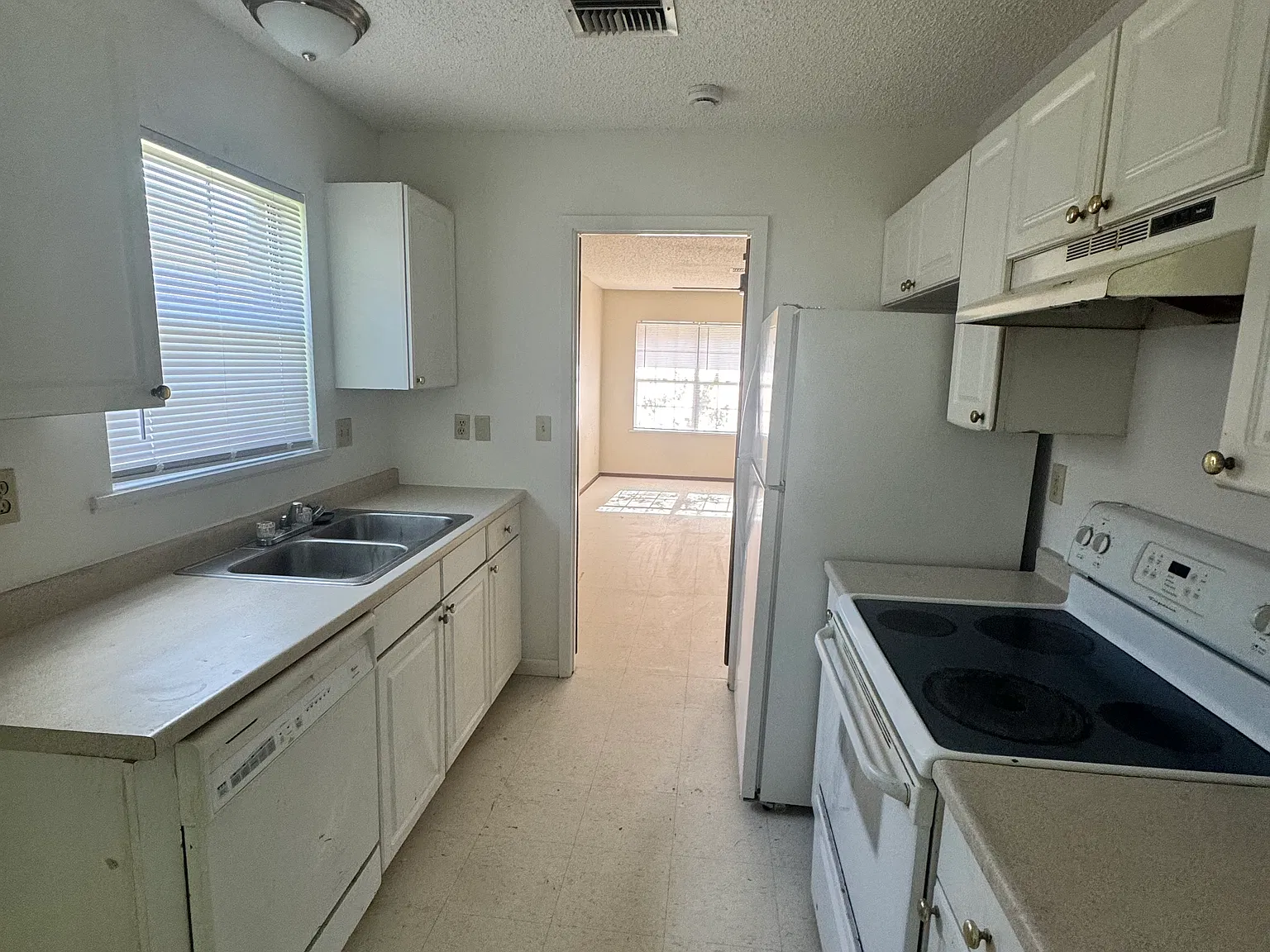 2 bed, 900 sqft, $950 — Photo 4