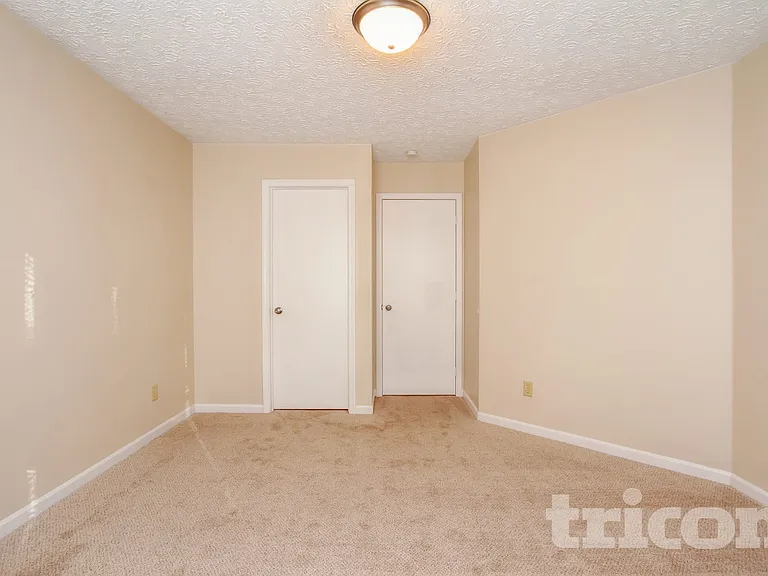 4475 Connaught East Dr — Photo 7