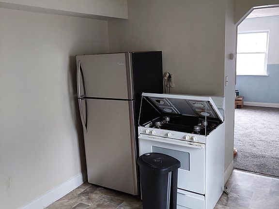 2nd image of 138 1st St