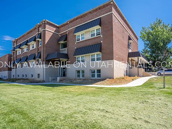 3rd image of 215 E 100 N #10