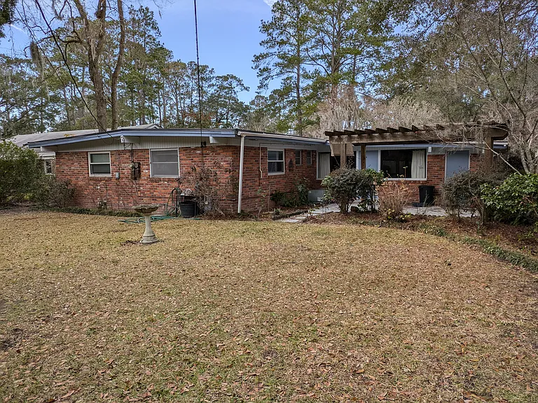 203 Tanglewood Rd — Photo 7