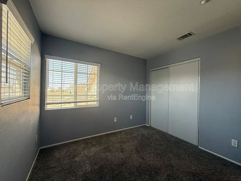 4729 Ellington St — Photo 11