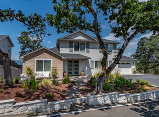 355 Ridgecrest Dr, Roseburg, OR 97471