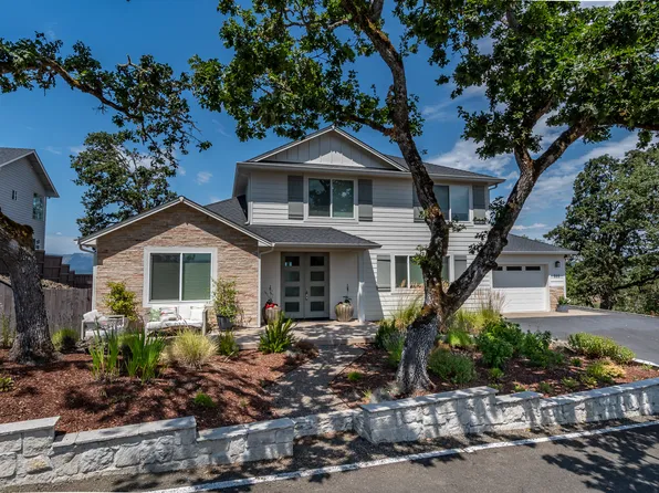 355 Ridgecrest Dr, Roseburg, OR 97471