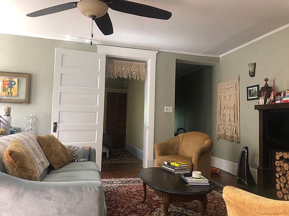 Living room w/ fireplace