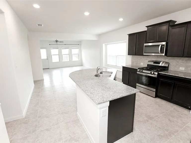 361 Shale Cir — Photo 2