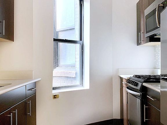 5th image of 130 E 96th St APT 4A