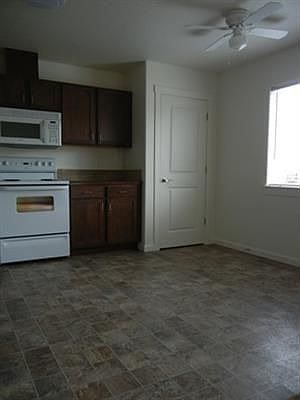 2nd image of 917 SE 9th Dr APT 204
