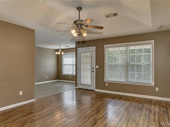 2nd image of 3539 Crescent Gardens Dr