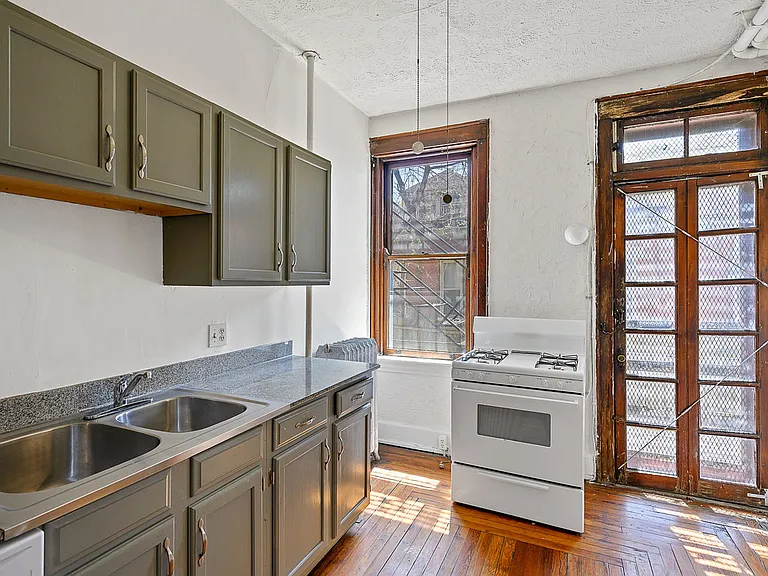 257 Hosea Ave — Photo 7