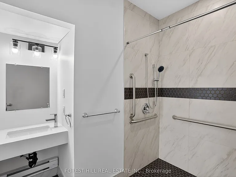 20 John Best Ave #R — Photo 4