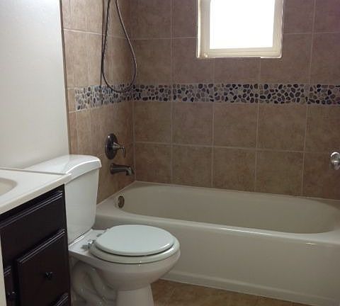 5th image of 5918 27th St NE