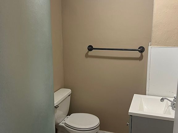 5th image of 539 Minnehaha Ave E APT 3