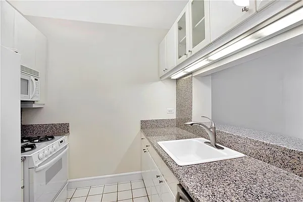 Rented by Douglas Elliman | media 3