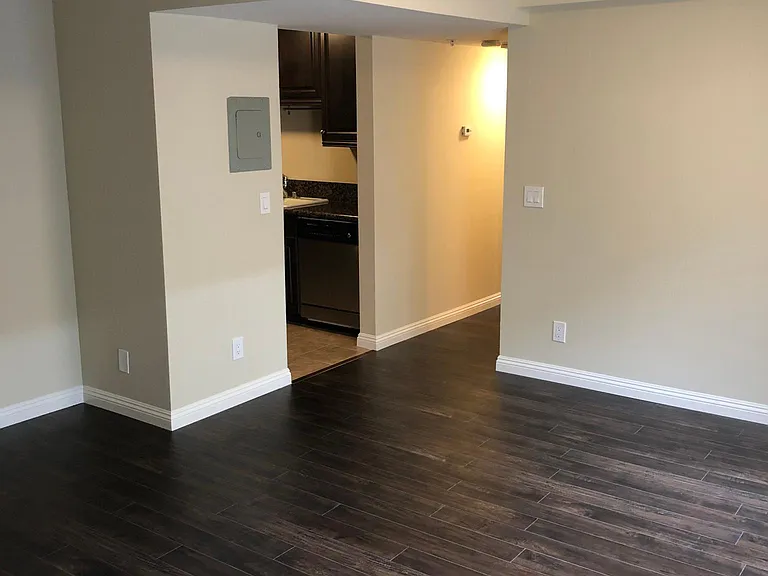 1127 Winchester Ave #4 — Photo 6