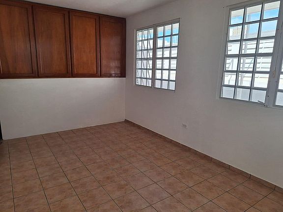 4th image of 102 Calle Lemay