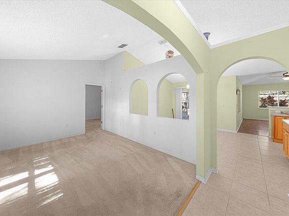 5th image of 2437 Wolf Creek Dr