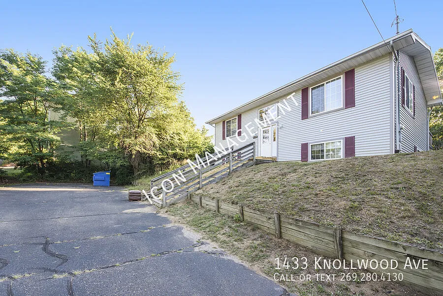 Pre-Leasing! Near WMU and Lawson Ice Arena! — Photo 1