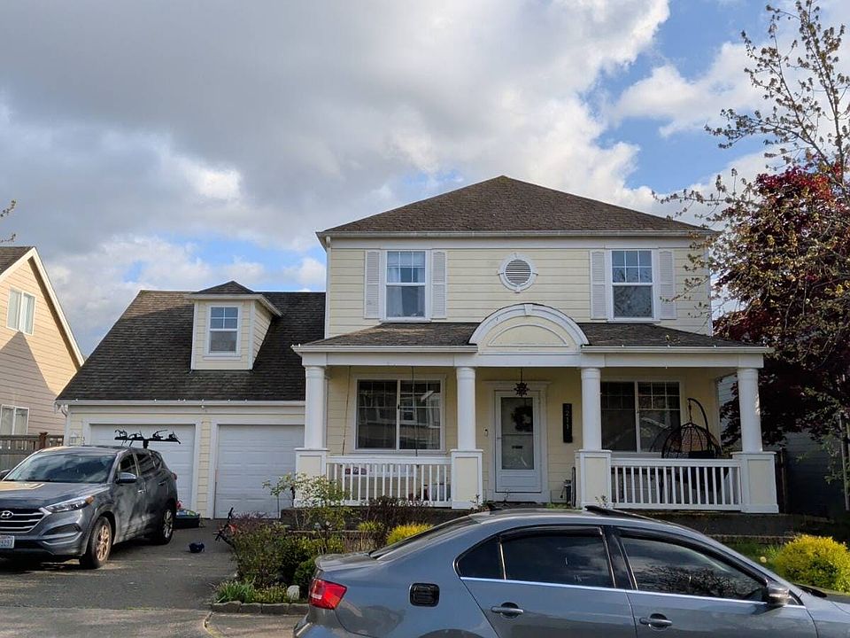 1st image of 3211 Maplewood Cir NE