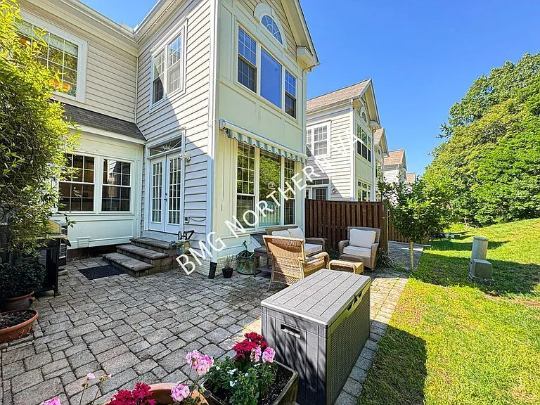 5654 Governors Pond Cir — Photo 36