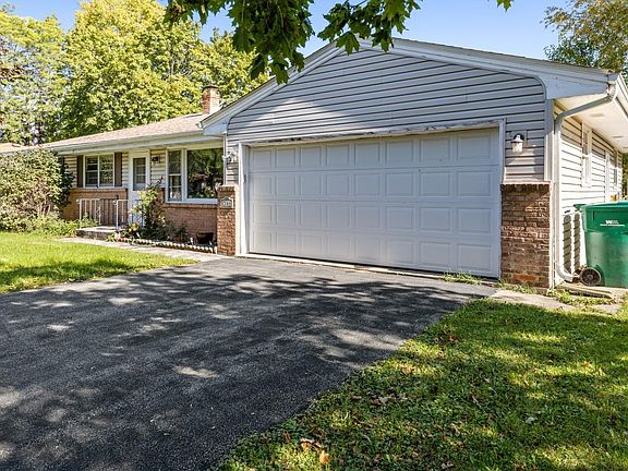 3rd image of 2208 Farris Ct