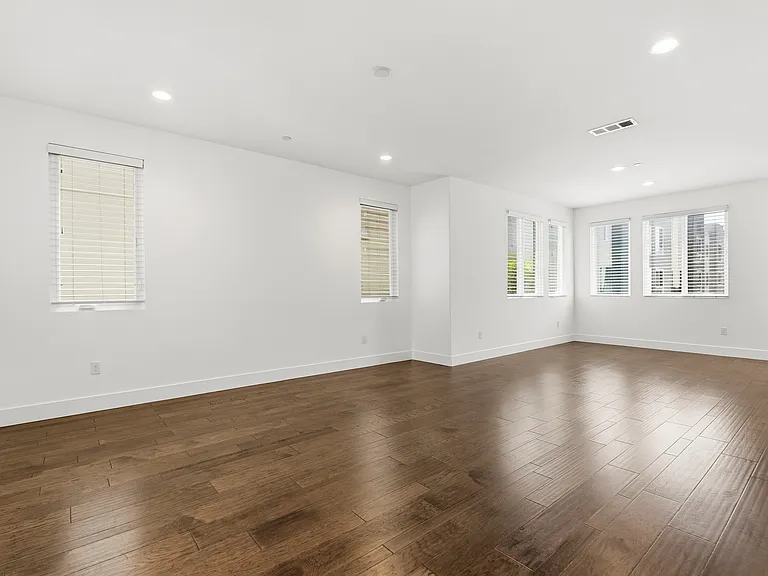 1475 Latitudes Way — Photo 7