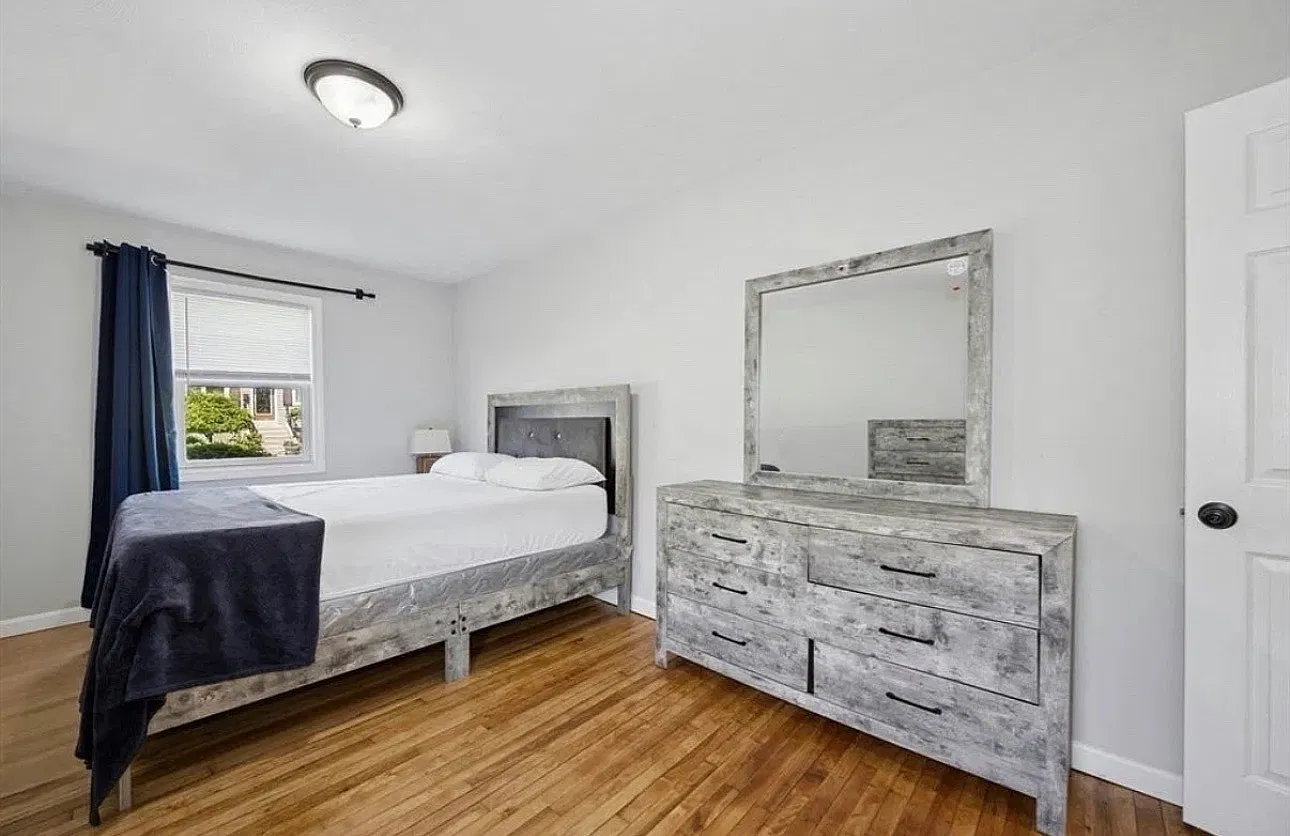 3 bed, 1.5 bath, 1100 sqft, $2,695 — Photo 4