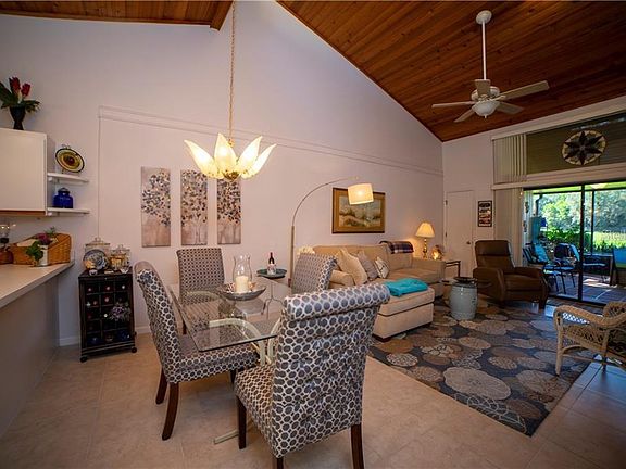4th image of 33 Aspen Dr #33