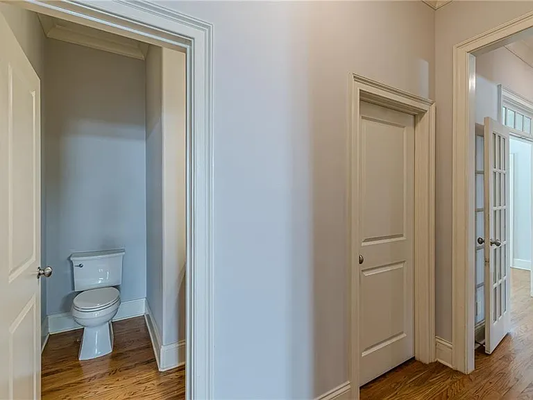 1645 Woodward Way — Photo 28