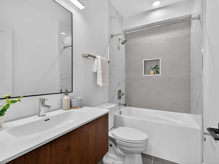 2440 Ontario Rd NW #6 — Photo 13