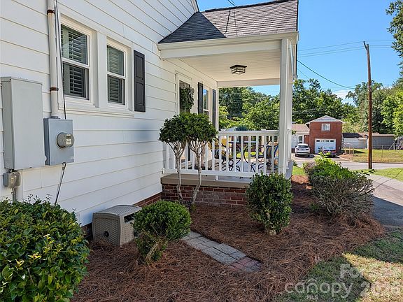 5th image of 61 Spencer Ave NW #30-32