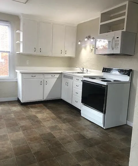 304 Main St #3 — Photo 5