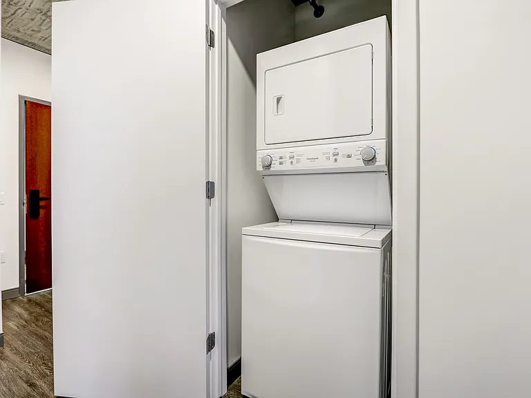 Fulbrix Apartments — Photo 38