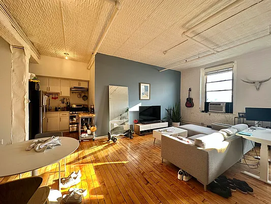 Rented by EXR | media 5