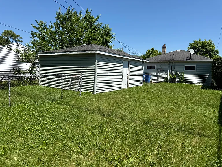 4810 Campbell St — Photo 3