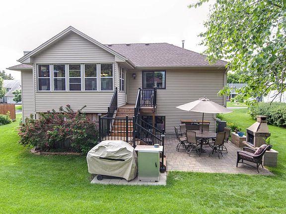 3rd image of 335 Wedgewood Dr