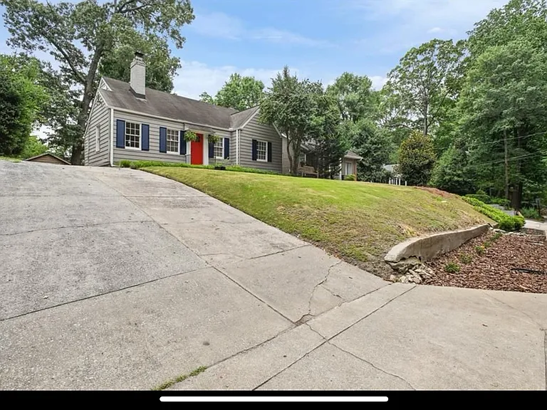 205 Lindbergh Dr NE — Photo 41