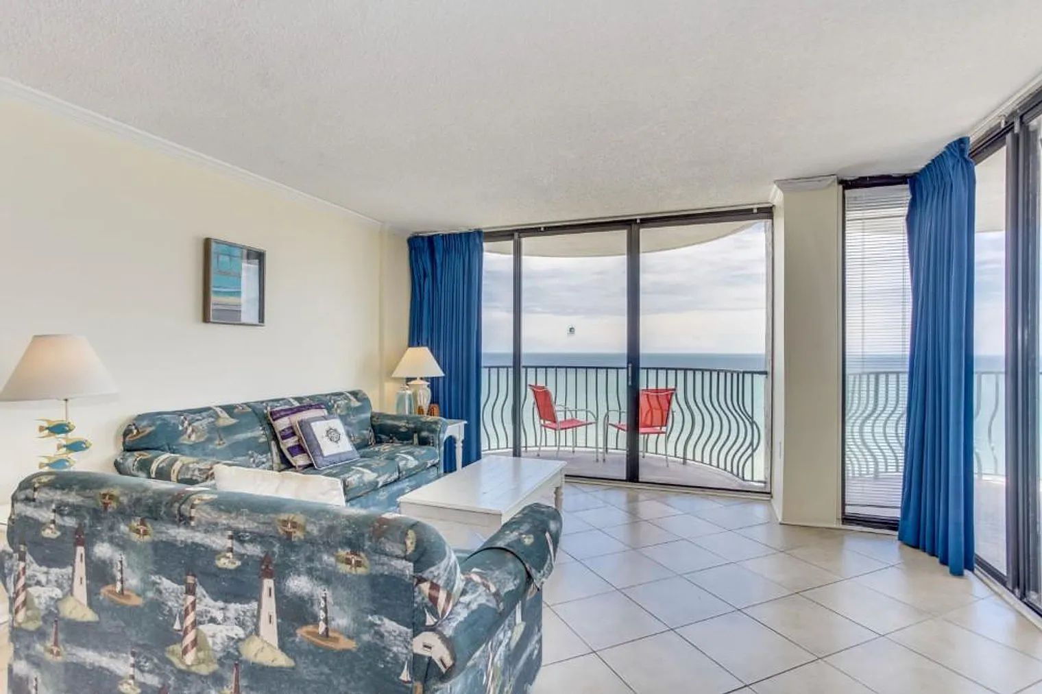 3 bed, 2.0 bath, 1237 sqft, $4,306 — Photo 3